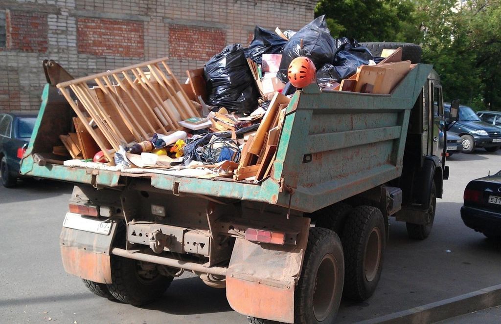 Вывоз мусора из магазина в Красном Сулине от ПроМусор: услуги, цена от 1786 руб., утилизация отходов