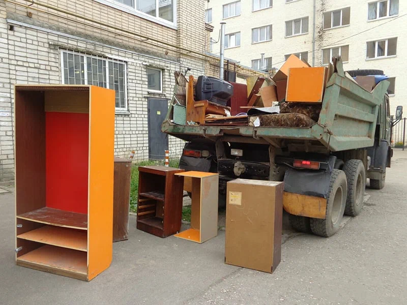 Вывоз шкафа в Красном Сулине от ПроМусор — недорого, демонтаж, утилизация, вывоз из квартиры от 868 руб