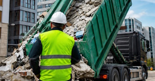 Вывоз строительного мусора в Красном Сулине: услуги лицензированной компании — ПроМусор
